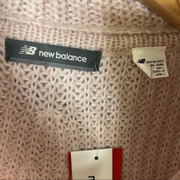 New Balance Cozy Pullover Sweater Knit Pink Turtleneck Size Medium WT73451 - Picture 8 of 14